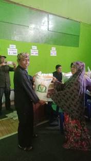 https://gardatipikornews.com/penyaluran-bantuan-sosial-dilaksanakan-di-desa-babakan-kecamatan-ciseeng-dimonitor-babinsa-koramil-0621-22-parung-dan-babinmas