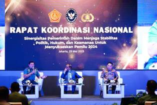 https://gardatipikornews.com/brimob-kalbar-lari-di-stadion-sultan-syarif-abdurrahman-pontianak