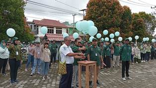 https://gardatipikornews.com/pemdes-bojonggaok-jamanis-salurkan-bantuan-pangan-beras-seberat-10-kilogram-dari-bulog