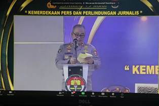 https://gardatipikornews.com/pemerintah-desa-ciseeng-merealisasikan-kebutuhan-listrik-warga-kampung-cibogo-perigi-dengan-memasang-10-tiang-listrik