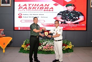 https://gardatipikornews.com/tumbuhkan-rasa-kekompakan-dan-kedisiplinan-babinsa-koramil-kalitidu-bojonegoro-latih-pbb-ratusan-pelajar