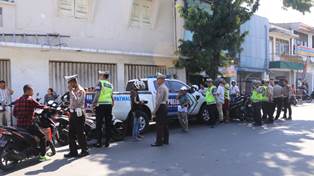 https://gardatipikornews.com/kapolresta-mataram-pimpin-upacara-serah-terima-jabatan-kasi-humas-dan-pemberian-penghargaan-police-of-the-month