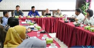 https://gardatipikornews.com/kabid-kesetaraan-elis-sajaah-s-pd-m-pd-dinas-pendidikan-kabupaten-sukabumi-diduga-menjual-belikan-buku-bacaan-penguatan-transisi-paud-sd-seluruh-paud-dan-tk-se-kabupaten-sukabumi