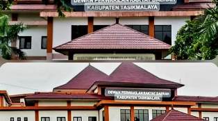 https://gardatipikornews.com/kades-amas-lantik-dan-kukuhkan-ketua-beserta-anggota-tp-pkk-desa-tanjungsari