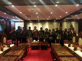 https://gardatipikornews.com/ketua-dprd-kabupaten-sukabumi-yudha-sukma-n-sambut-baik-aksi-damai-para-jurnalis-sukabumi-bersatu-tentang-penolakan-ruu-penyiaran