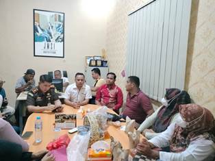 https://gardatipikornews.com/tokoh-muda-cikidang-angkat-bicara-terkait-diduga-adanya-pembiaran-pungutan-di-lingkungan-sekolah-dasar-yang-di-bungkus-dengan-dalih-sumbangan