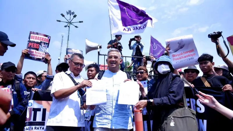 https://gardatipikornews.com/dibalik-ruu-penyiaran-syafarahman-tantang-dpr-ri-sahkan-uu-perampasan-aset-koruptor-jika-bersih-kenapa-risih