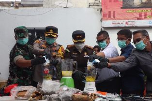 https://gardatipikornews.com/sumsel-bersatu-kibarkan-bendera-merah-putih-raksasa-dari-ketingian-gunung-dempo