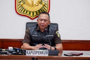 https://gardatipikornews.com/buron-2-minggu-pelaku-penusukan-di-cibeureum-sukabumi-diamankan-polisi