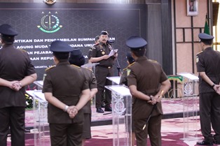 https://gardatipikornews.com/bantuan-beras-pemerintah-kembali-disalurkan-pemdes-kuripan-kecamatan-ciseeng-bersama-kasi-kesra-indar-sari-dimonitor-bhabinmas-bripka-hary