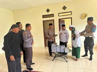 https://gardatipikornews.com/bansos-beras-10-kg-kembali-disalurkan-pt-pos-indonesia-dan-pemdes-cibeuteung-muara-dihadiri-kepala-desa-asep-suhendar-berlangsung-kondusif