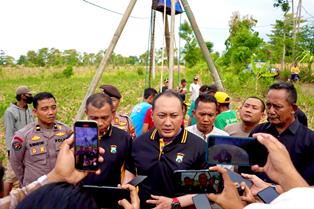 https://gardatipikornews.com/pemdes-cihowe-salurkan-bantuan-langsung-tunai-dana-desa-tahun-2024-dihadiri-sekcam-kasipem-sekdes-dan-tp-pkk-awinah