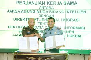https://gardatipikornews.com/kemeriahan-hut-bhayangkara-ke-78-dihalaman-mapolda-sumsel-tidak-hanya-saat-pelaksanaan-upacara-namun-juga-terlihat-saat-acarah-tasyakuran