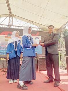 https://gardatipikornews.com/hari-bhayangkara-ke-78-dua-personel-polda-sulteng-disematkan-penghargaan-bintang-bhayangkara-nararia