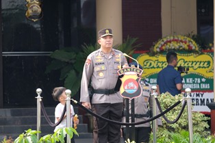 https://gardatipikornews.com/ketua-presidium-fpii-minta-usut-tuntas-terbakarnya-rumah-wartawan-di-tanah-karo