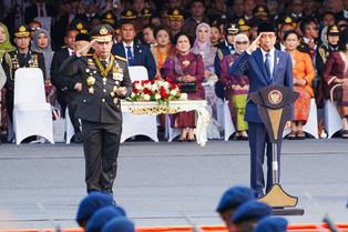 https://gardatipikornews.com/kejutan-hut-bhayangkara-ke-78-komandan-kodim-0718-pati-hadir