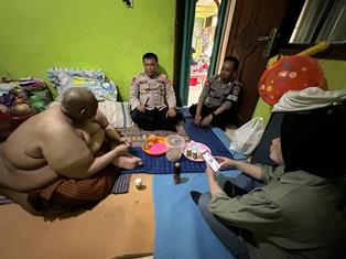 https://gardatipikornews.com/kapolres-bogor-jenguk-penderita-obesitas-di-cibinong-berikan-bantuan-dan-dukungan-moril-serta-medis