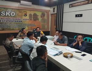 https://gardatipikornews.com/dugaan-kejadian-gantung-diri-sat-reskrim-lakukan-olah-tkp