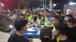 https://gardatipikornews.com/akibat-tertimpa-tebing-galian-longsor-2-orang-meninggal-dunia