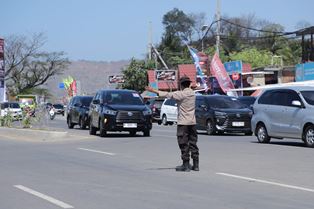 https://gardatipikornews.com/diduga-berkedok-warung-jamu-padahal-menjual-minuman-keras-tanpa-izin-pas-depan-hotel-raplesia-aph-seolah-olah-tutup-mata