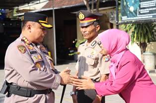 https://gardatipikornews.com/persaci-telah-usay-penutupan-grand-final-pordes-cimande-cup-2024-masyarakat-sangat-antusias