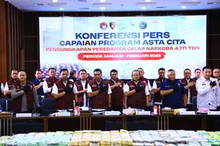 https://gardatipikornews.com/kapolsek-bekasi-selatan-kompol-dr-dedi-herdiana-sh-mhterjun-langsung-evakuasi-warga-terdampak-banjir