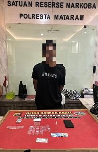 https://gardatipikornews.com/15-pelaku-perang-sarung-di-selaparang-sujud-di-kaki-orang-tua-saat-dipulangkan