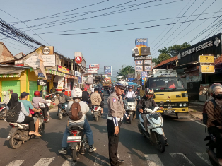 https://gardatipikornews.com/bhabinkamtibmas-polsek-parung-bersinergi-dengan-tni-menjalin-kedekatan-dengan-masyarakat-desa-binaan