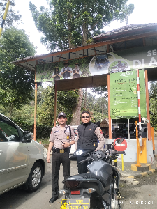 https://gardatipikornews.com/bhabinkamtibmas-polsek-parung-bersinergi-dengan-tni-menjalin-kedekatan-dengan-masyarakat-desa-binaannya
