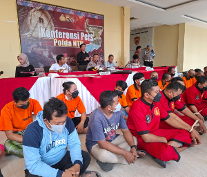 https://gardatipikornews.com/kapolda-ntb-jemput-menteri-kehutanan-di-bandara-internaaional-lombok