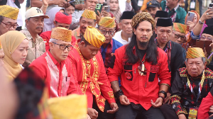 https://gardatipikornews.com/ormas-ppbni-satria-banten-dpac-ciseeng-hadir-bersama-plt-camat-kapolsek-danramil-dalam-kegiatan-pengajian-bulanan-kecamatan-ciseeng-di-saung-abah-rbm