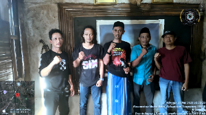 https://gardatipikornews.com/petahana-asep-sunarya-kembali-dipercaya-warga-rw-06-desa-cogreg-kecamatan-parung-dengan-meraih-suara-terbanyak-dari-kompetitornya