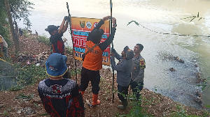 https://gardatipikornews.com/peduli-kepada-siswa-berprestasi-pemdes-cihowe-kecamatan-ciseeng-serahkan-peralatan-sekolah-dihadiri-kades-wahyudin-dan-ketua-tp-pkk