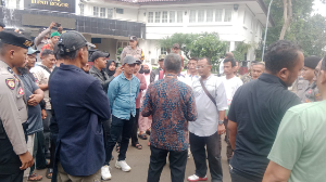 https://gardatipikornews.com/usai-groundbreaking-dapur-sppg-kapolri-tinjau-gedungfasilitas-polda-sumut