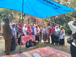 https://gardatipikornews.com/camat-ciseeng-dan-kapolsek-parung-kunjungi-korban-terdampak-hujan-dan-puting-beliung-didampingi-kades-parigi-mekar