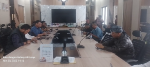 https://gardatipikornews.com/diduga-semua-pendamping-pkh-se-kecamatan-kadupandak-jadi-sorotan-publik-terkait-pungli