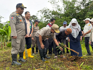 https://gardatipikornews.com/satu-tahun-jkarahmat-di-tengah-efisiensi-anggaran-pembangunan-tetap-bergerak
