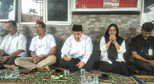 https://gardatipikornews.com/pemdes-cihowe-gelar-halal-bihalal-bersama-kades-wahyudin-ketua-tp-pkk-awinah-babinsa-dan-binwil-berjalan-lancar