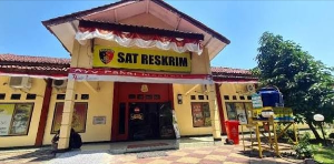 https://gardatipikornews.com/polda-ntb-simponi-dit-polairud-bersama-generasi-maritim-bersihkan-pantai-tanjung-luar