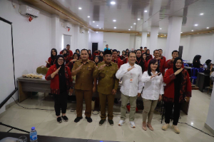 https://gardatipikornews.com/stargate-group-hadirkan-program-sinar-30-lampu-jalan-tenaga-surya-terangi-8-desa-di-langgikima