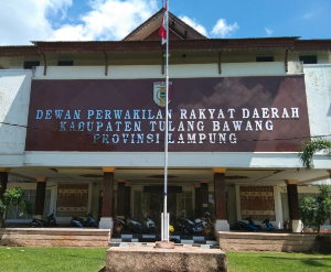 https://gardatipikornews.com/kadis-disbunak-tanggamus-henri-fatra-kunjungi-kandang-ayam-percontohan-cv-ayyomi-farm