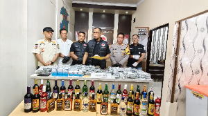 https://gardatipikornews.com/pisah-sambut-dua-kapolres-bupati-padang-pariaman-apresiasi-pengabdian-pejabat-lama