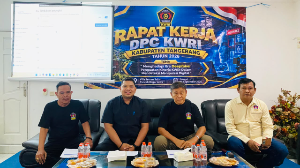 https://gardatipikornews.com/tingkatkan-kualitas-hunian-masyarakat-pemkab-sukabumi-perbaiki-ratusan-rutilahu